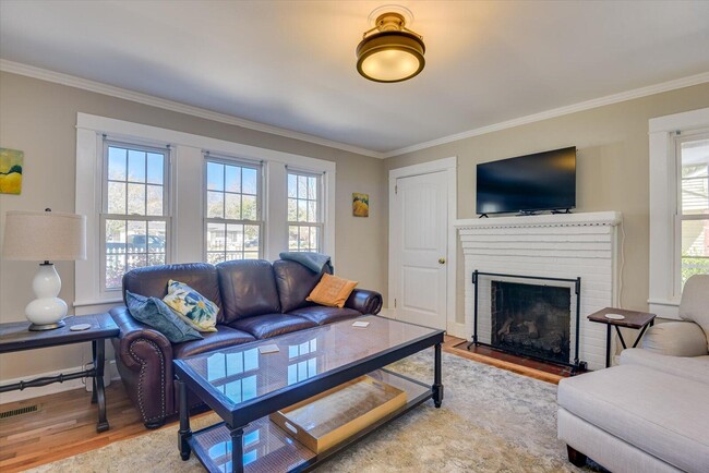 Building Photo - 126 Horry St SE