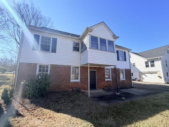 Building Photo - 22 Vance Cir