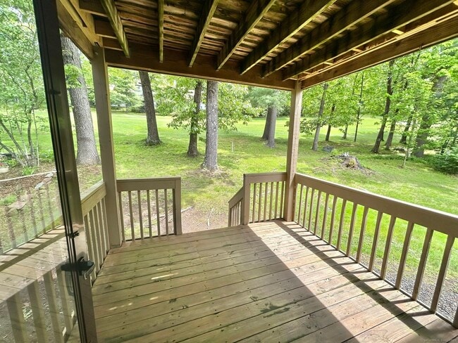 Building Photo - 17 Ashford Dr