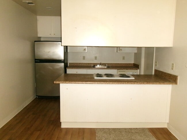 Building Photo - 9404