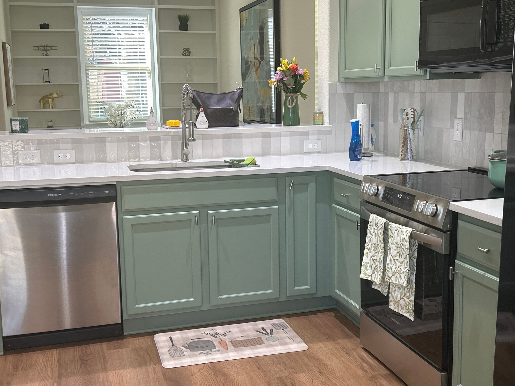 Building Photo - Room in Condo on Red Bud Ridge Ln