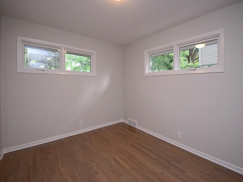 Building Photo - 3334 S 82nd St