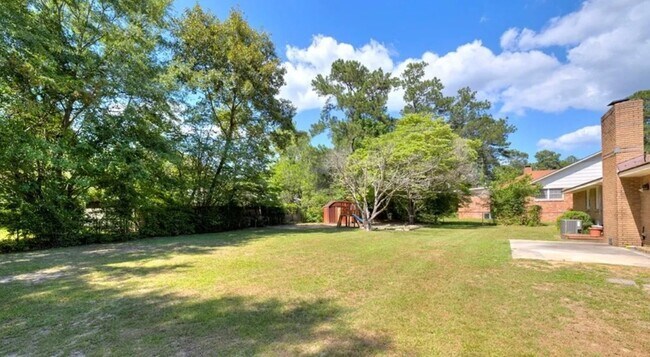 Building Photo - 1050 Dover Cir