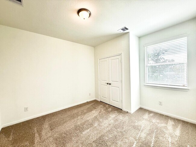 Building Photo - 155 W Coralburst Lp