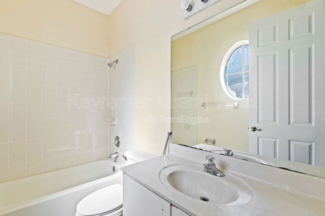 Building Photo - 4215 Ne-22 Dr