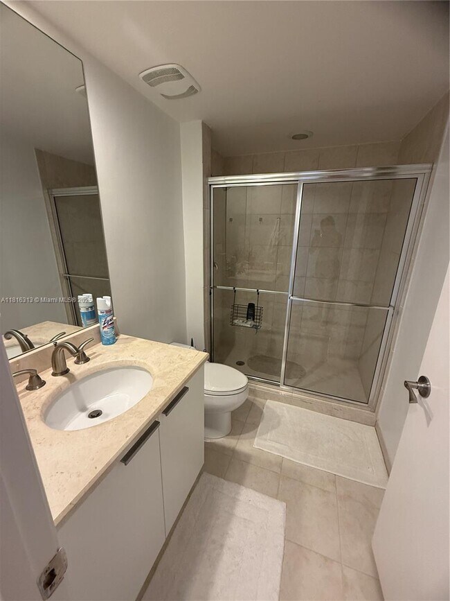 Building Photo - 15051 Royal Oaks Ln