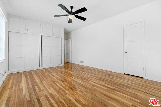 Building Photo - 1235 N Crescent Heights Blvd