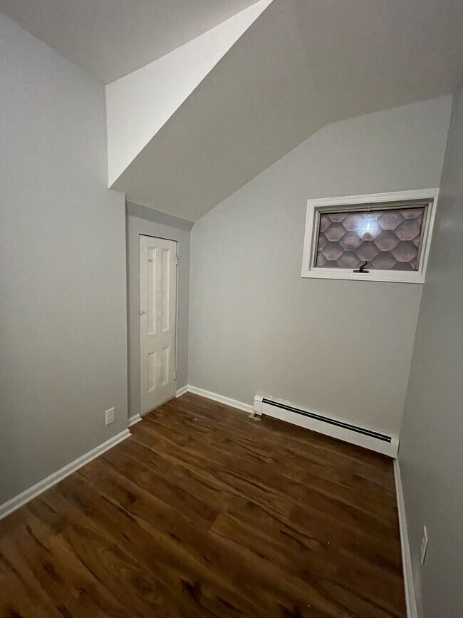 Building Photo - 17 E 52nd St