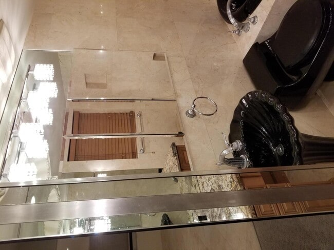 Building Photo - 2857 NE 32nd St