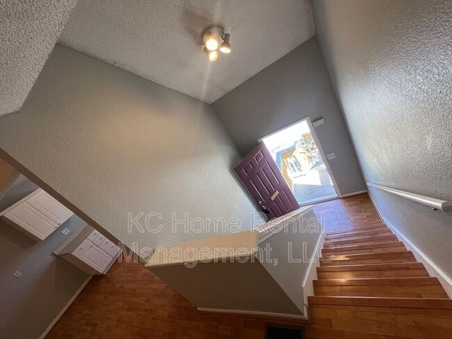Building Photo - 5652 N Anita Ave