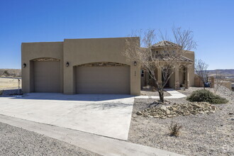 Building Photo - 206 Tierra Verde Cir