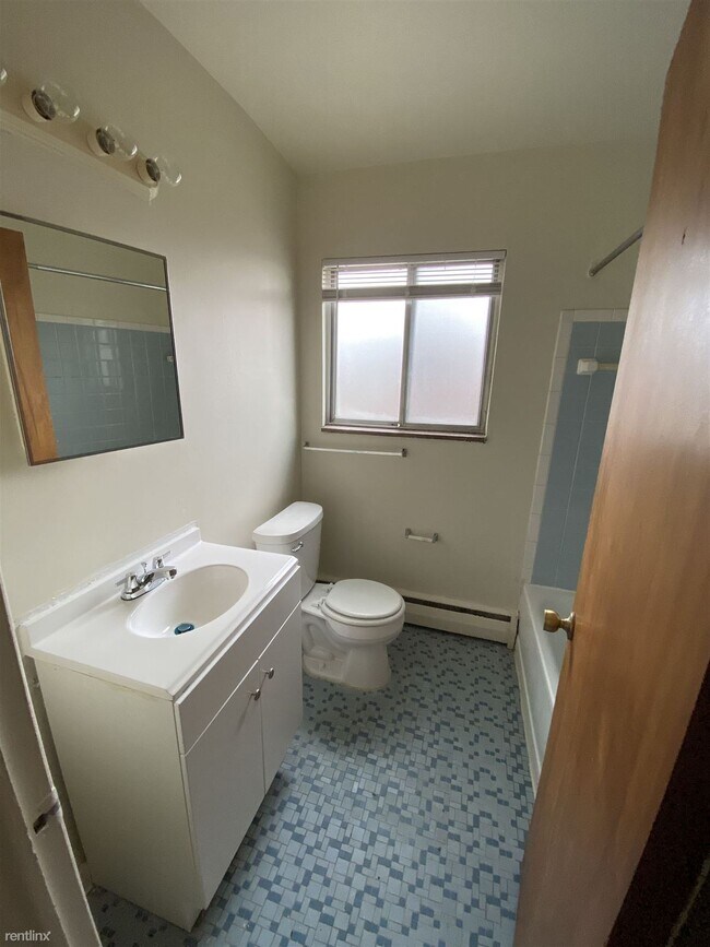 Building Photo - 17161 Denver St