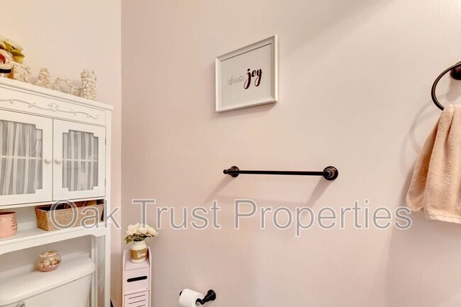 Building Photo - 113 Swiftwater Way