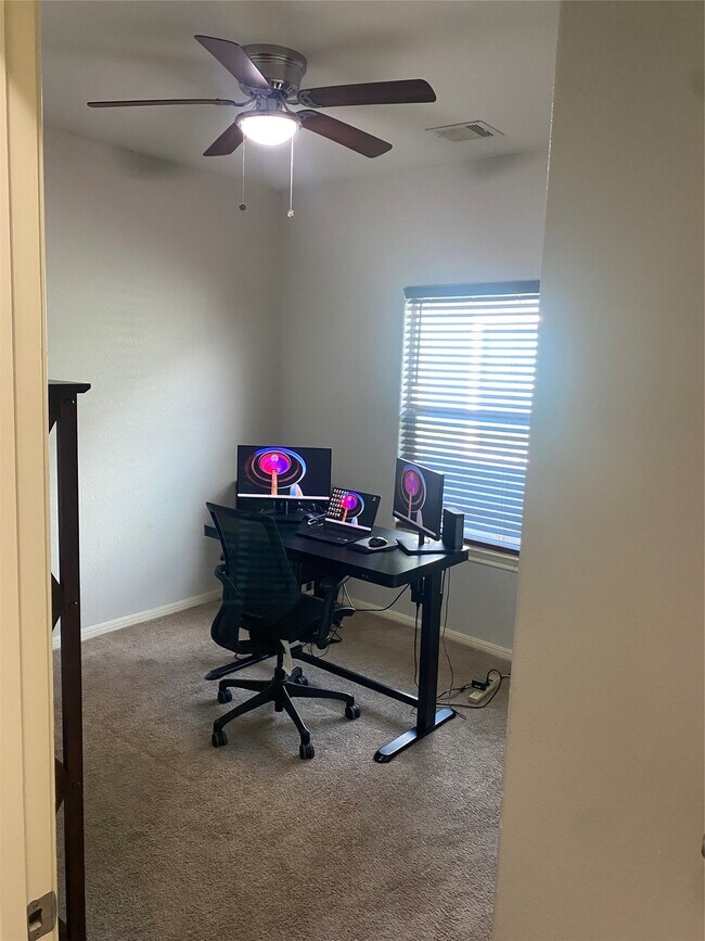 Building Photo - 6513 Knox St