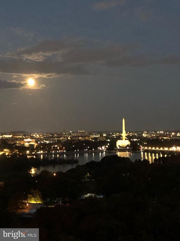 Building Photo - 1200 N Nash St