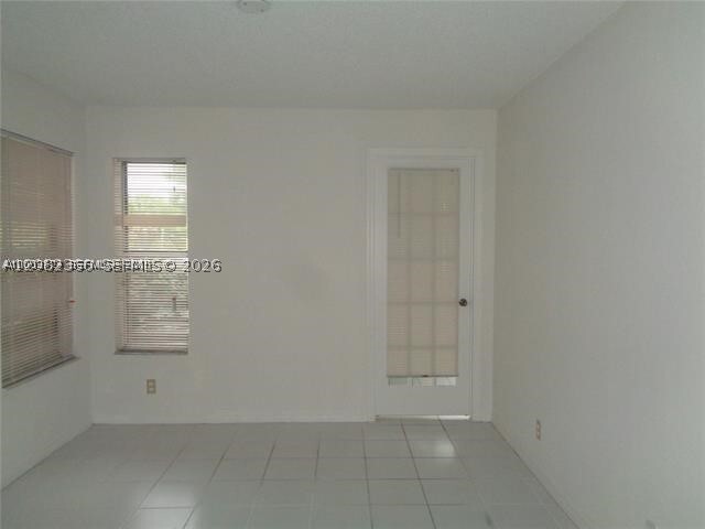 Building Photo - 3380 Pinewalk Dr N