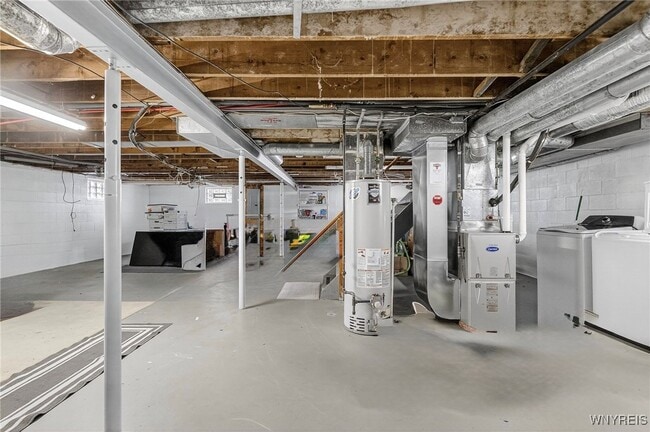 Building Photo - 116 Springville Ave