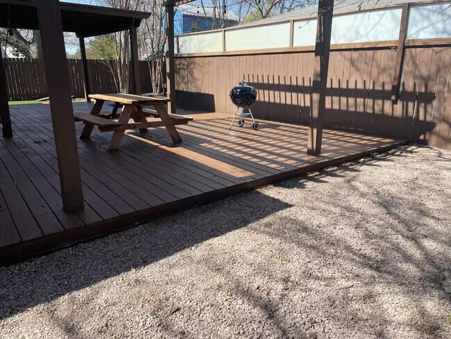 Building Photo - 1406 Brentwood St