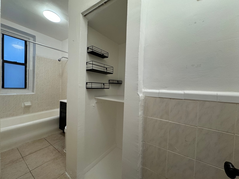 Building Photo - 377 Montgomery St