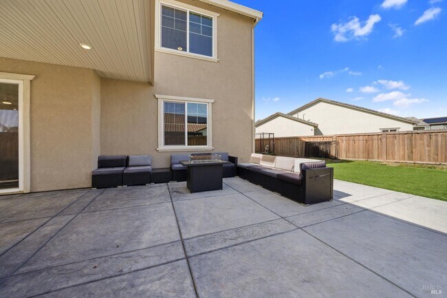 Building Photo - 1245 Pacific Pl