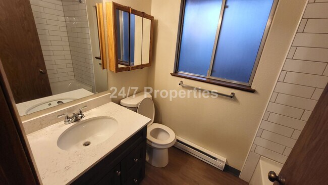 Building Photo - 2024-760MF