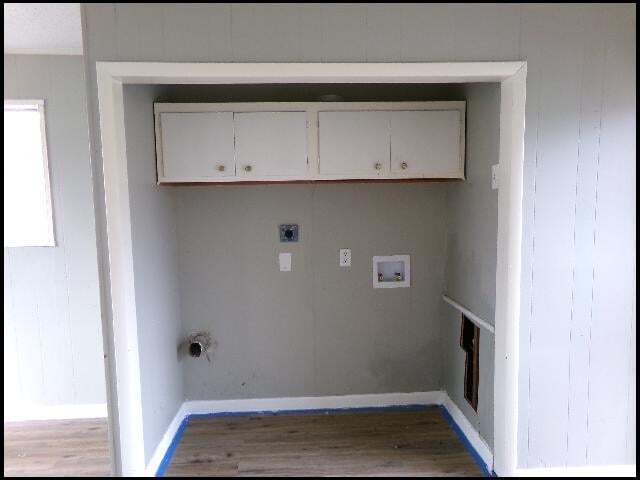 Building Photo - 305 Smart St