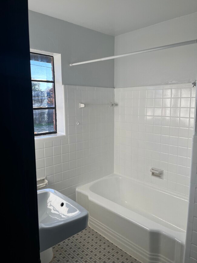 Building Photo - 2212 SW 61st St