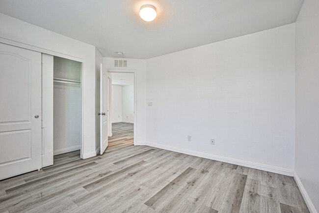 Building Photo - 6360 Beavertail Pond Ave