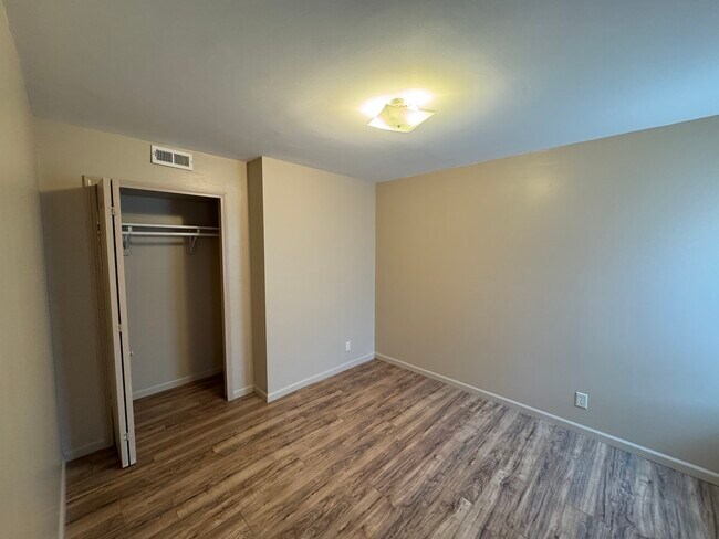 Building Photo - 10212 S King Dr