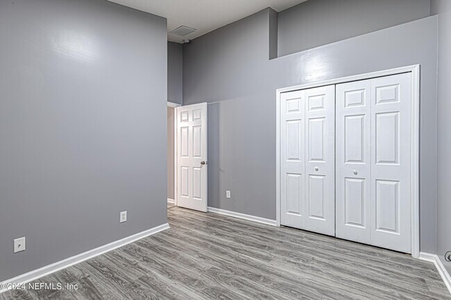Building Photo - 2243 Trailwood Dr