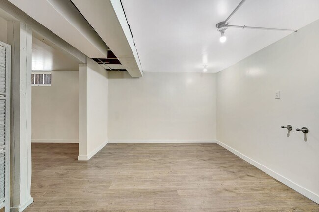 Building Photo - Impressive Home - Remodeled throughout!