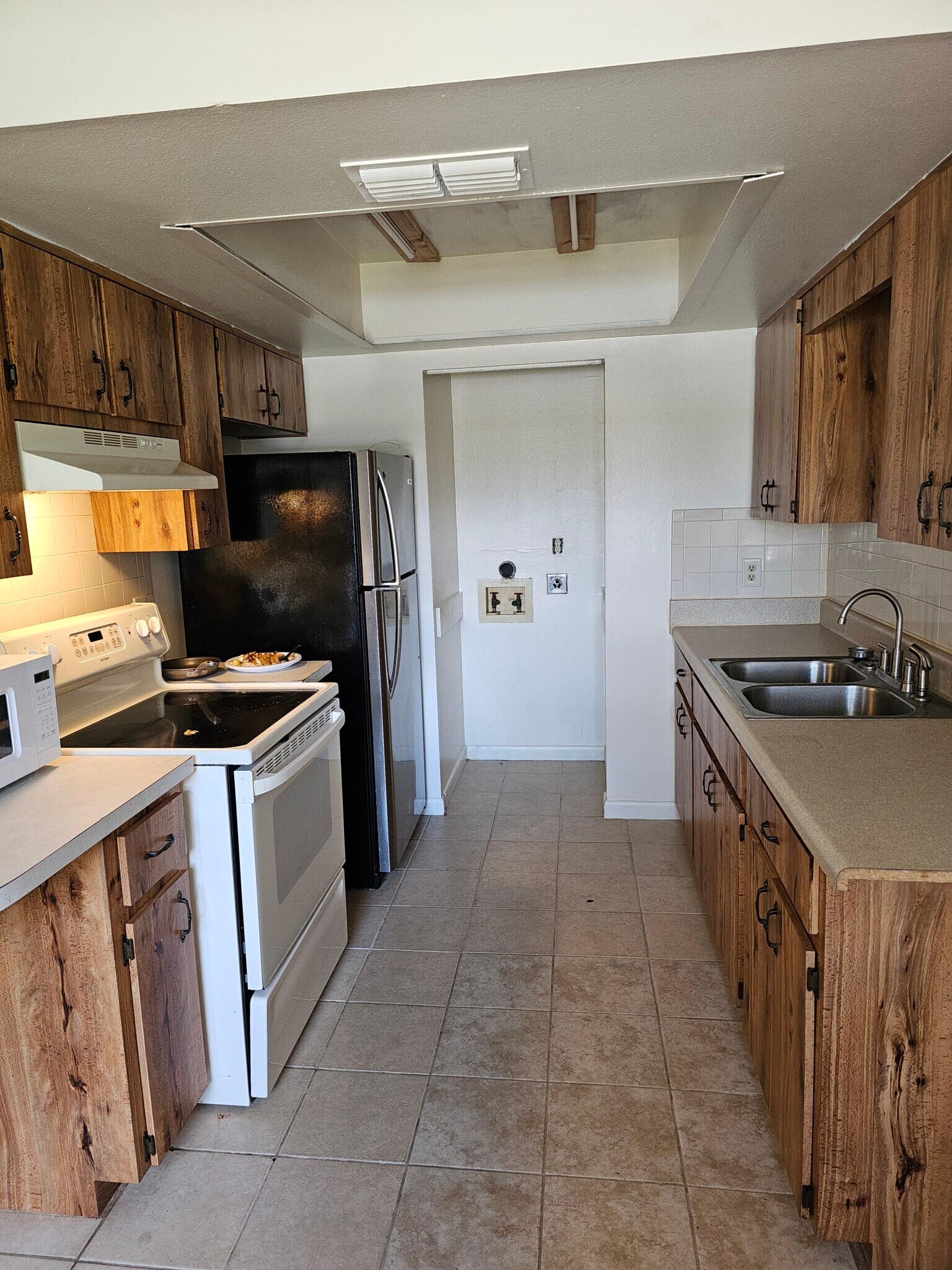 Building Photo - 2220 E Hercala Ln