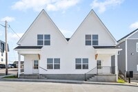 Building Photo - 2 Bedroom Townhome For Rent in Historic Downtown Clarksville!