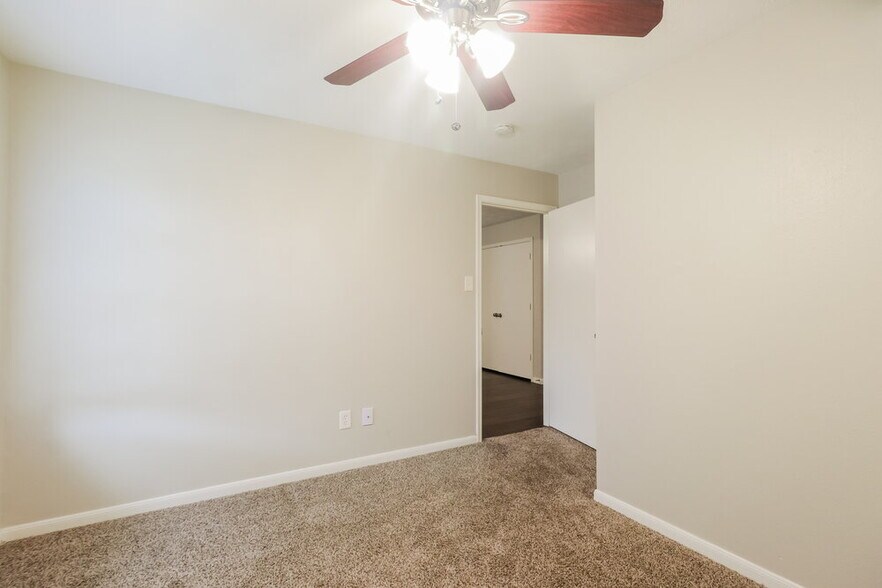Building Photo - 3831 Woodlace Dr