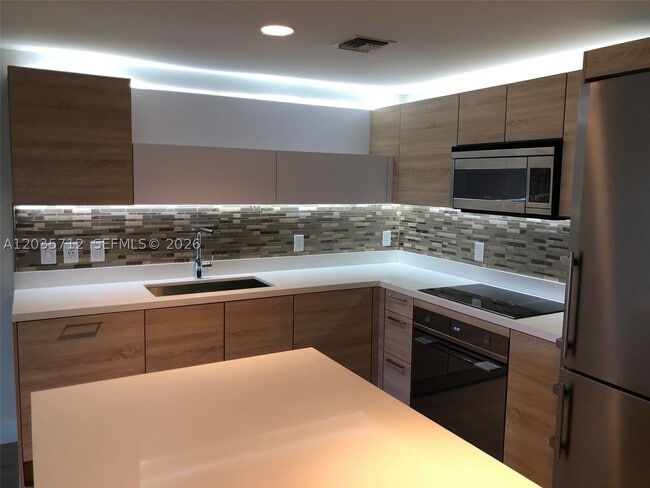 Building Photo - 16385 Biscayne Blvd