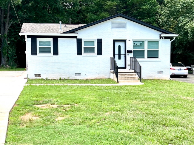 Building Photo - 2730 Eastway Dr