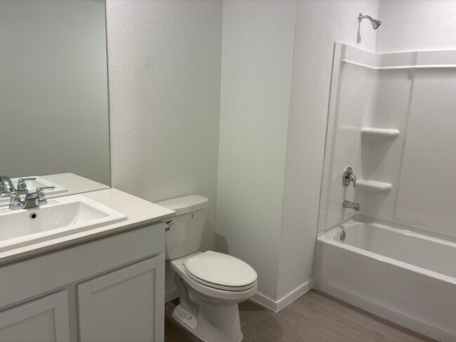Building Photo - Charming 4 beds 2 baths in San Antonio!