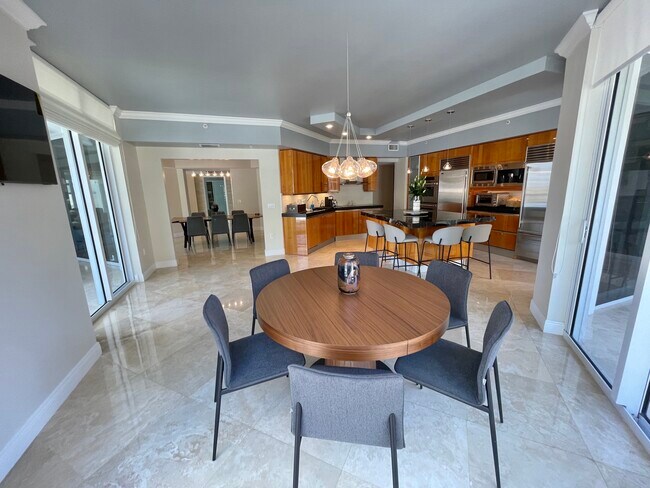 Breakfast Nook - 333 Las Olas Way
