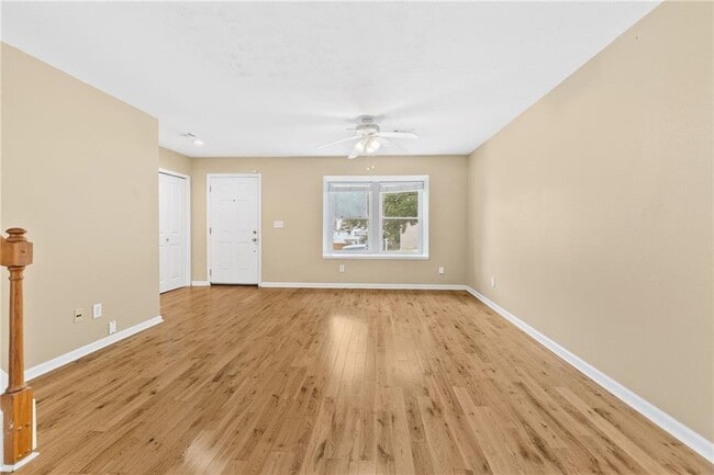Building Photo - 2266 Oak Glenn Cir