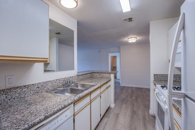 Building Photo - 2200 S Fort Apache Rd