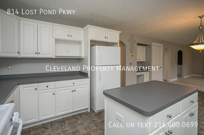 Building Photo - 814 Lost Pond Pkwy