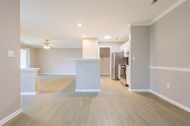 Building Photo - 618 Caledon Ct