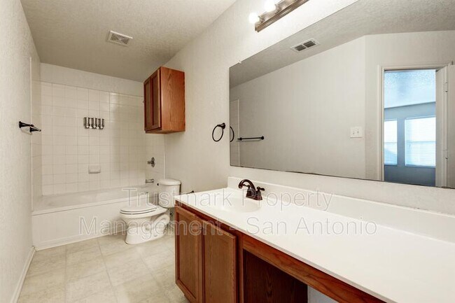 Building Photo - 7927 Horse Hollow