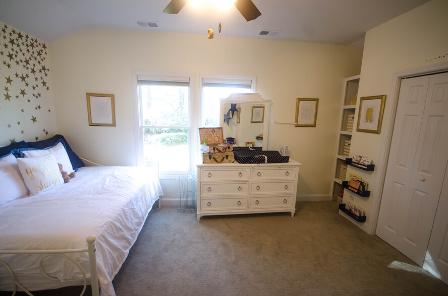 Second bedroom with vaulted ceilings and lots of space - 121 Brower Street
