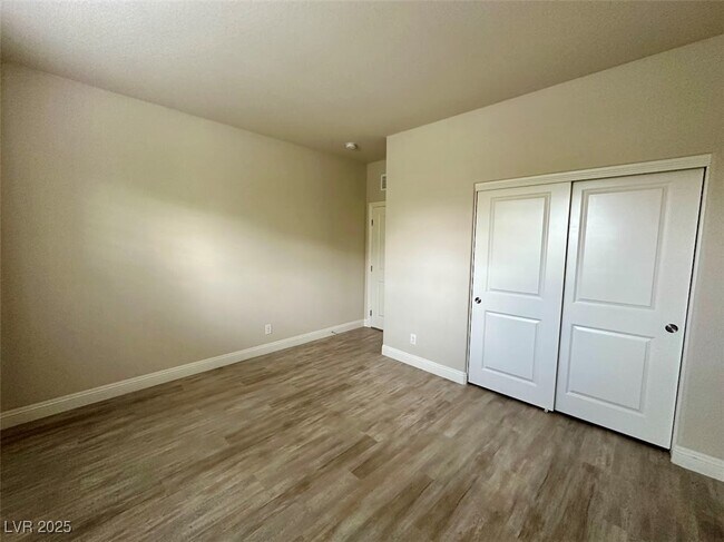 Building Photo - 962 Whitworth Ave