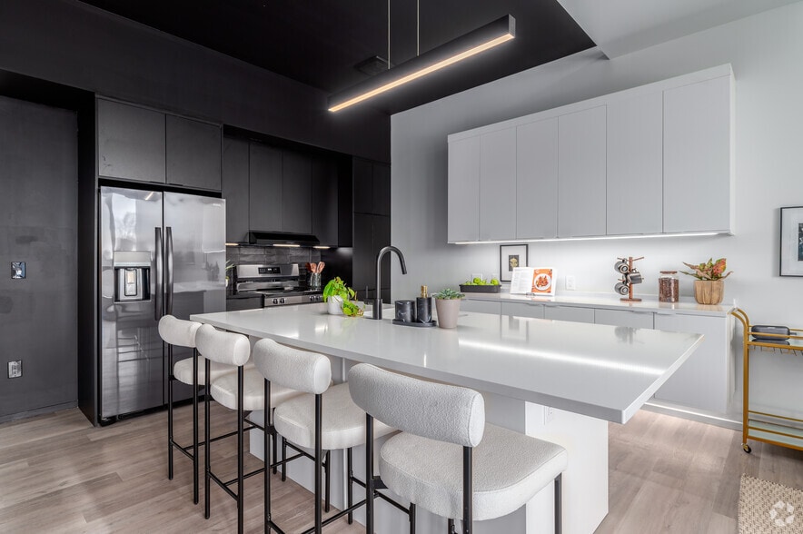 Model - 1BR, 1BA - 757SF - Kitchen - Driftwood