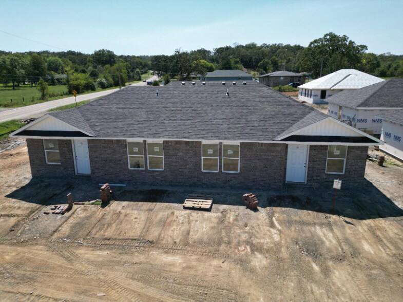 Primary Photo - 803 Birch Way