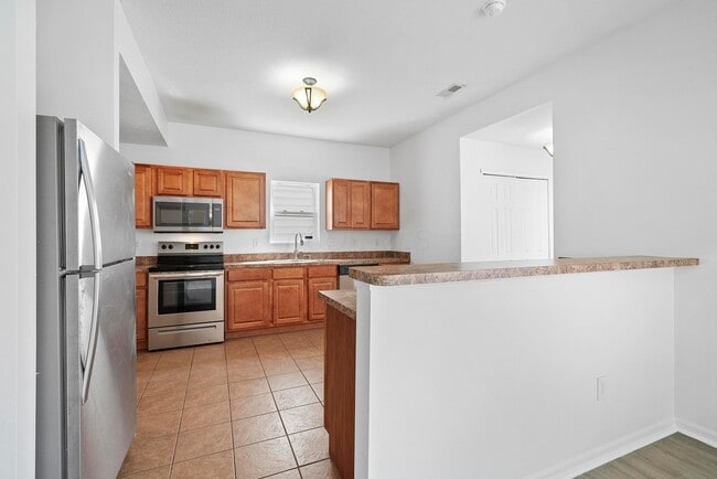 Building Photo - 4035 Redroyal Ave