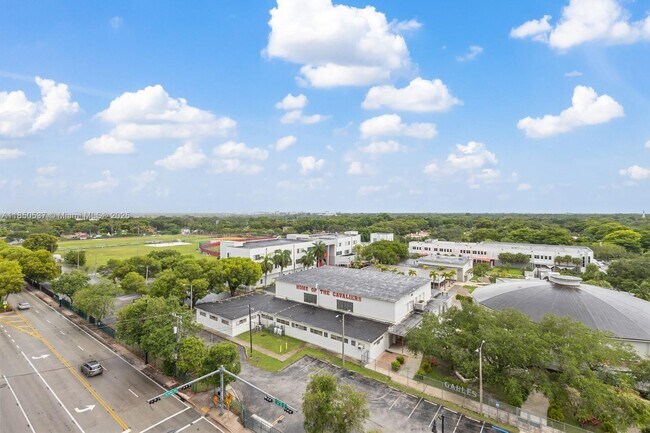Building Photo - 301 Altara Ave