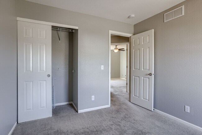 Building Photo - 15405 Fillmore Cir